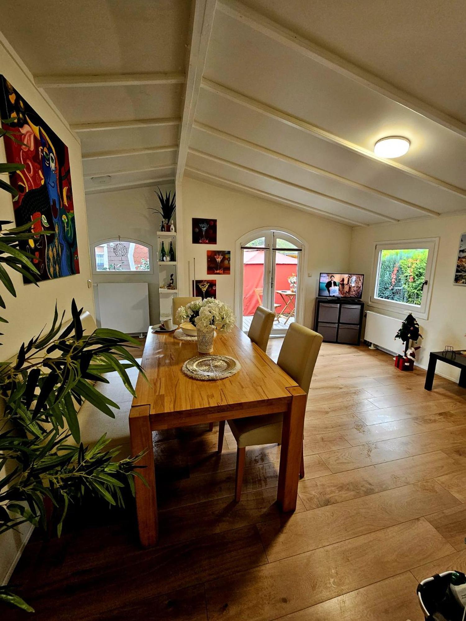 Отель Tiny House Mehring Меринг Экстерьер фото